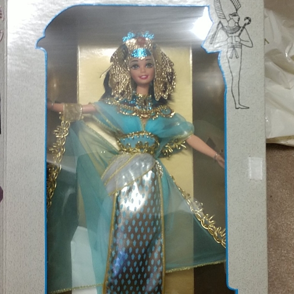 Barbie .. Egyptian Queen Barbie - Picture 2 of 3
